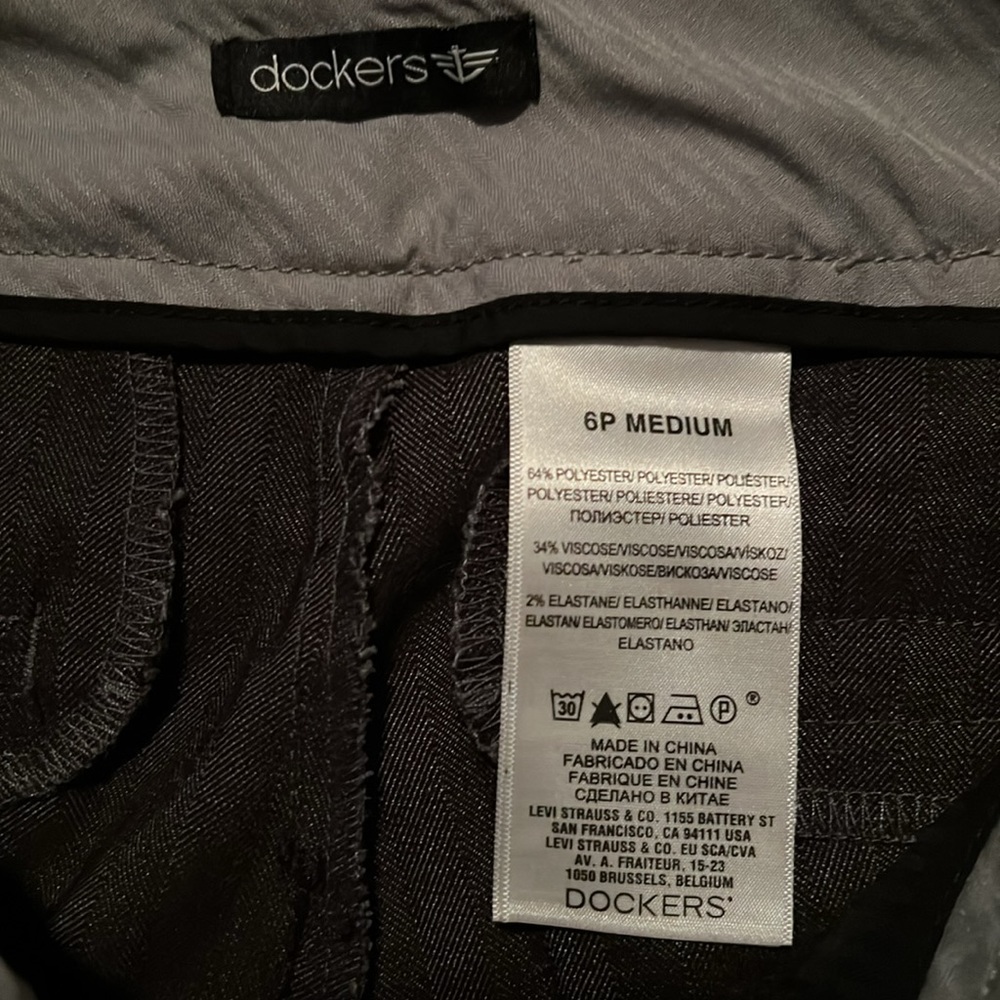 Dockers - Picture 5 of 5